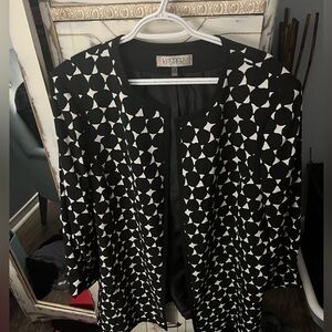 🖤Kasper Black & White Geometric Open-Front long blazer. Versatile & chic.